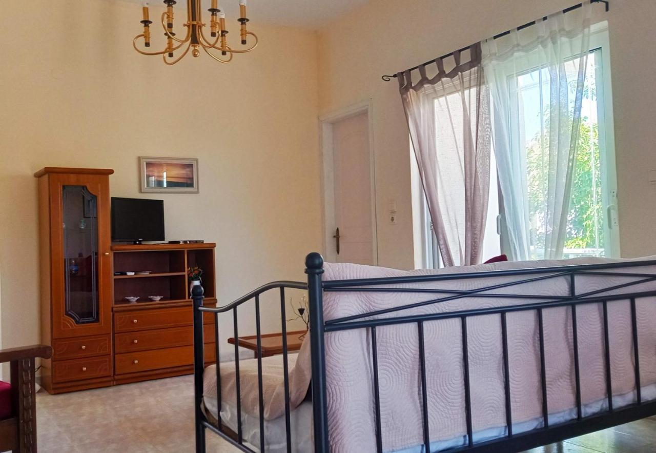 Marilen Apartamento Livadia  Quarto foto